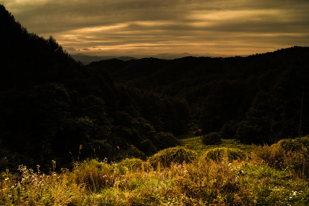 山の夕暮れ