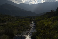 川と山