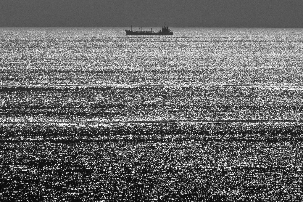 春の海