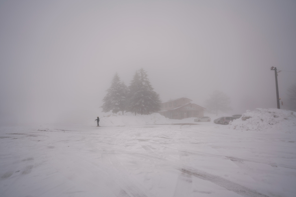 雪降りの中