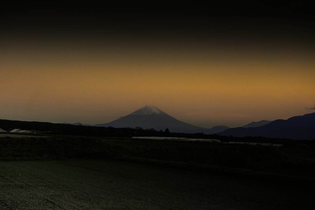 近場から富士をのぞむ