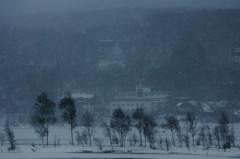 吹雪く