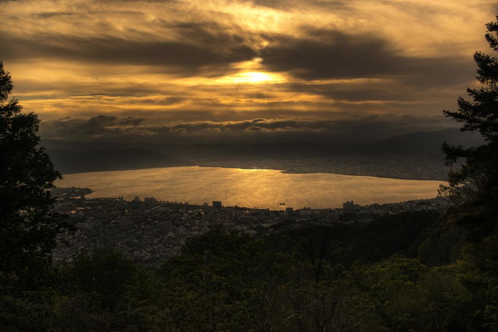 夕焼け諏訪湖