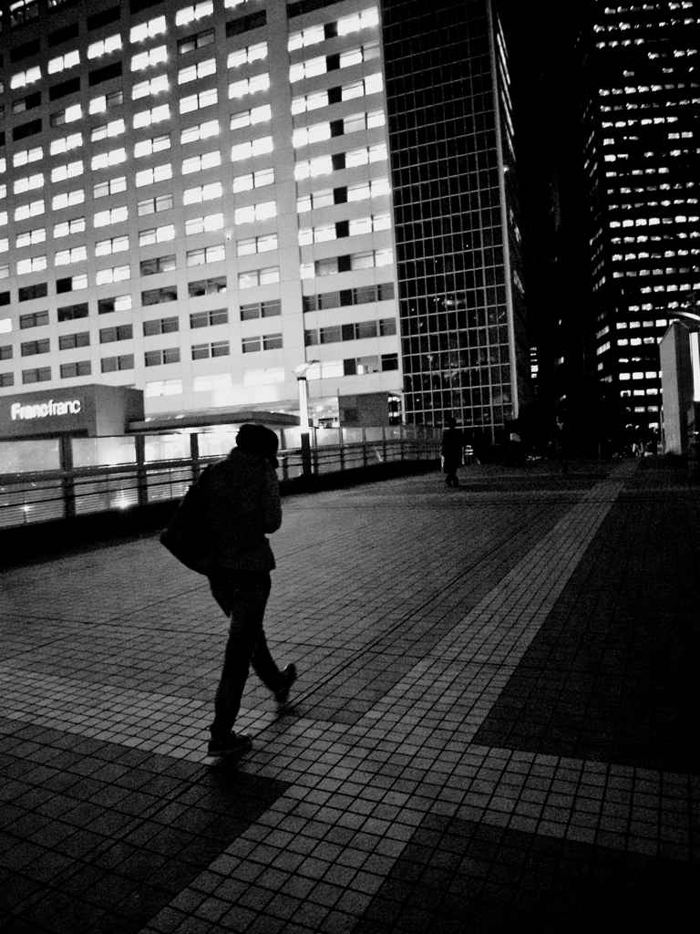 Shinjuku at Night #09 〜彼女のステップ〜