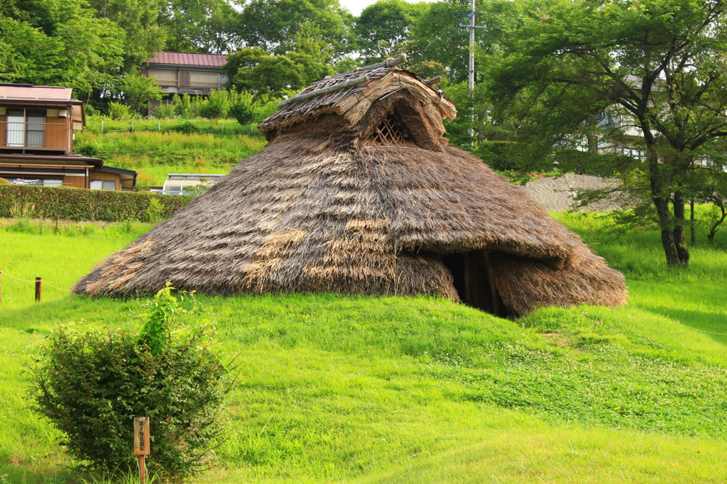 竪穴式住居