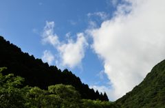 空　山　雲
