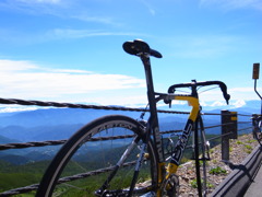 愛車と乗鞍の景色