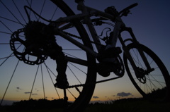 夕暮れと自転車