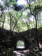 トンネル
