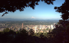 フッド山とポートランドの街