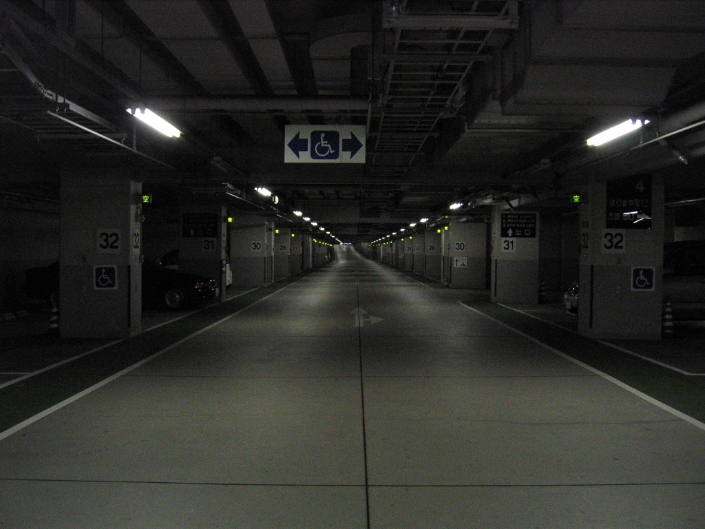 地下駐車場