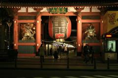 浅草。かみなりもん、