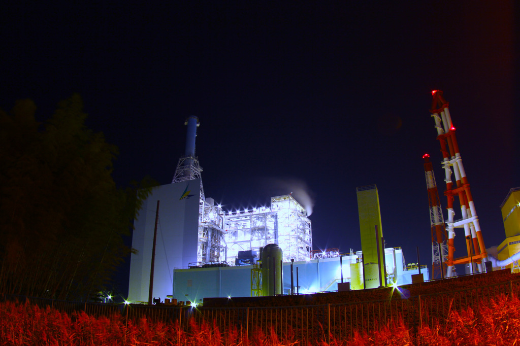 夜の発電所