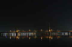 夜の大橋