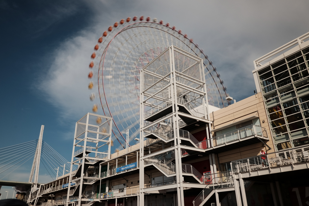Moving Ferris wheel