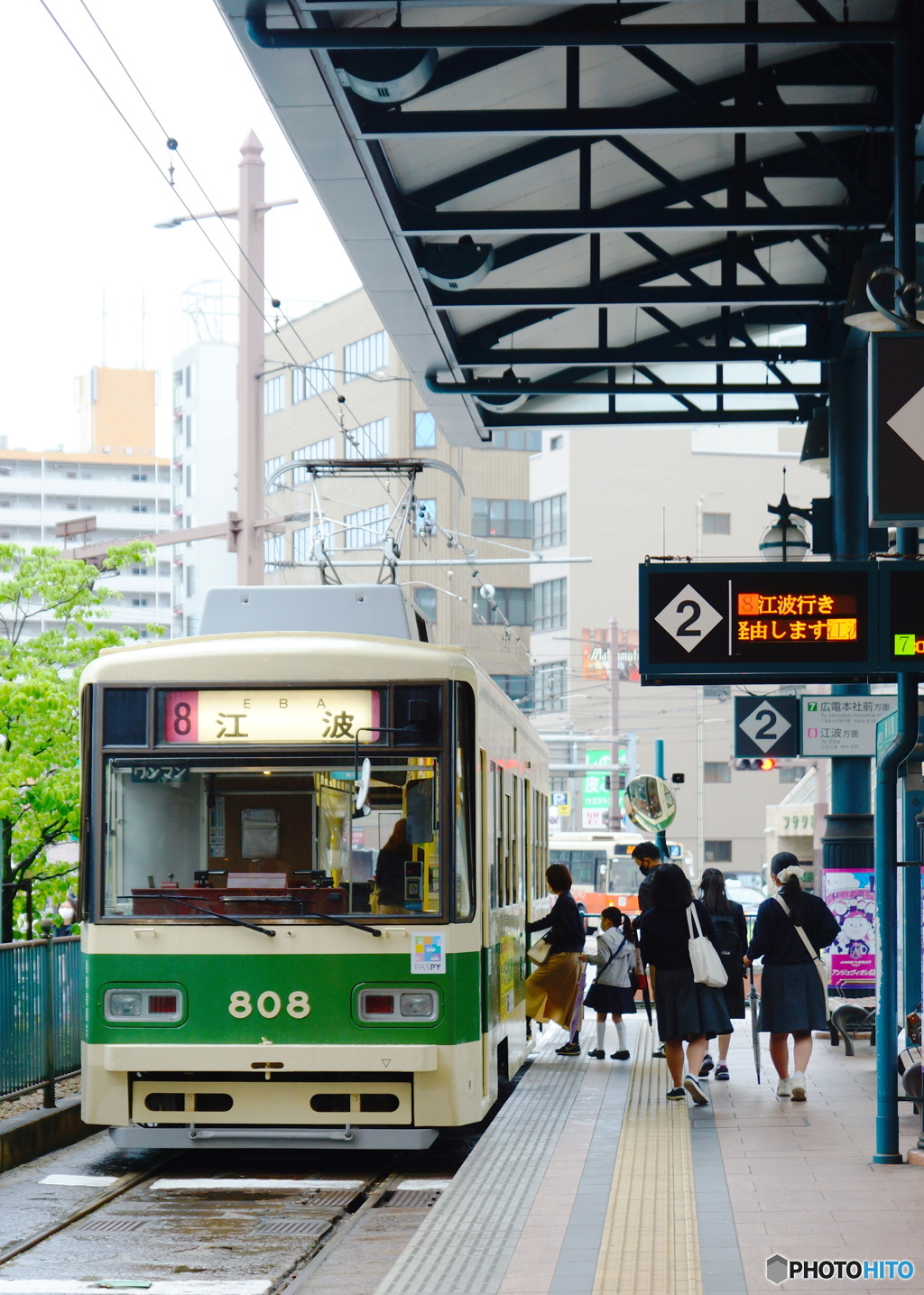 雨上がりの横川駅-２