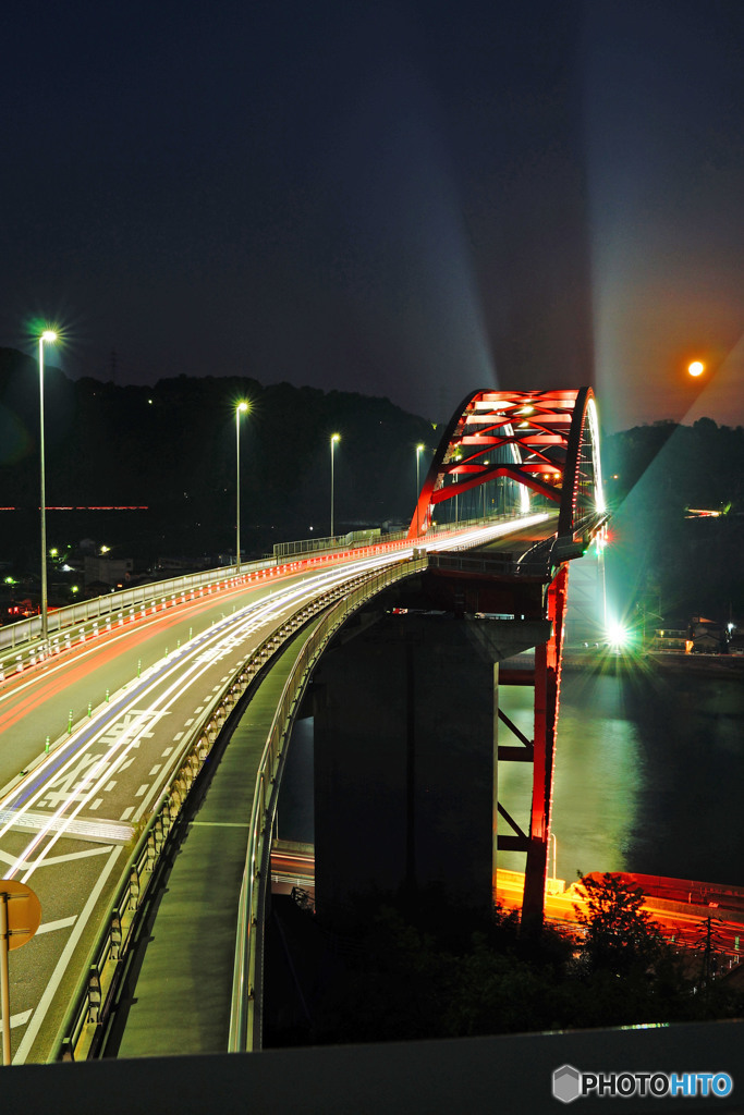 縦構図の第二音戸大橋-夜景