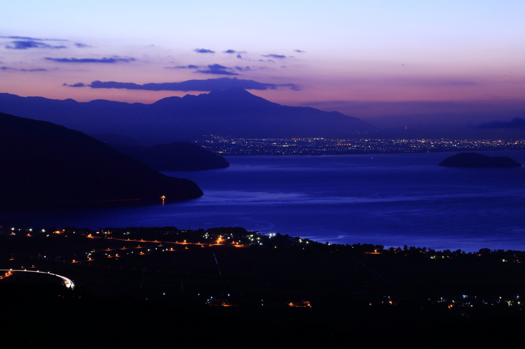 黎明の琵琶湖