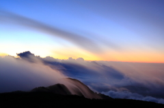 雲が立つ