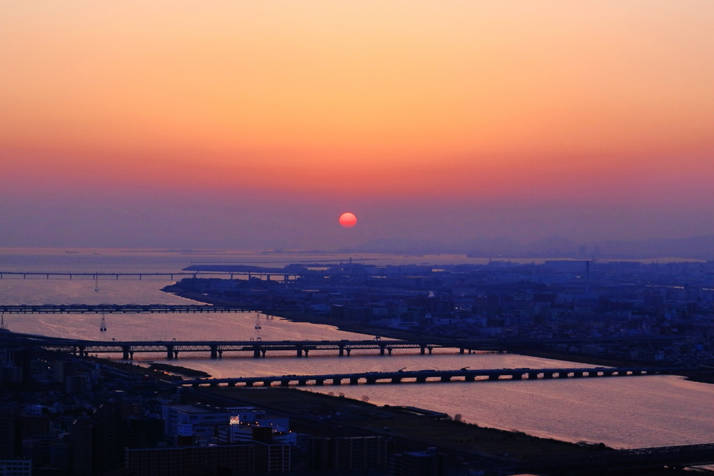 夕日が沈む