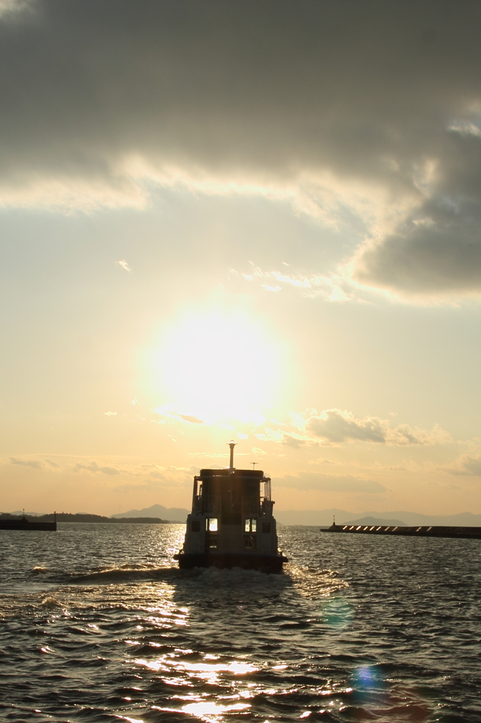 夕日に向かって