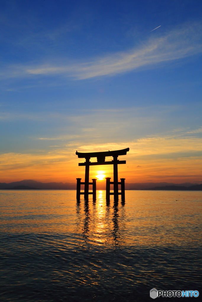 白髭神社の朝陽