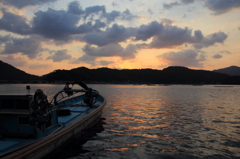 朝焼けの海