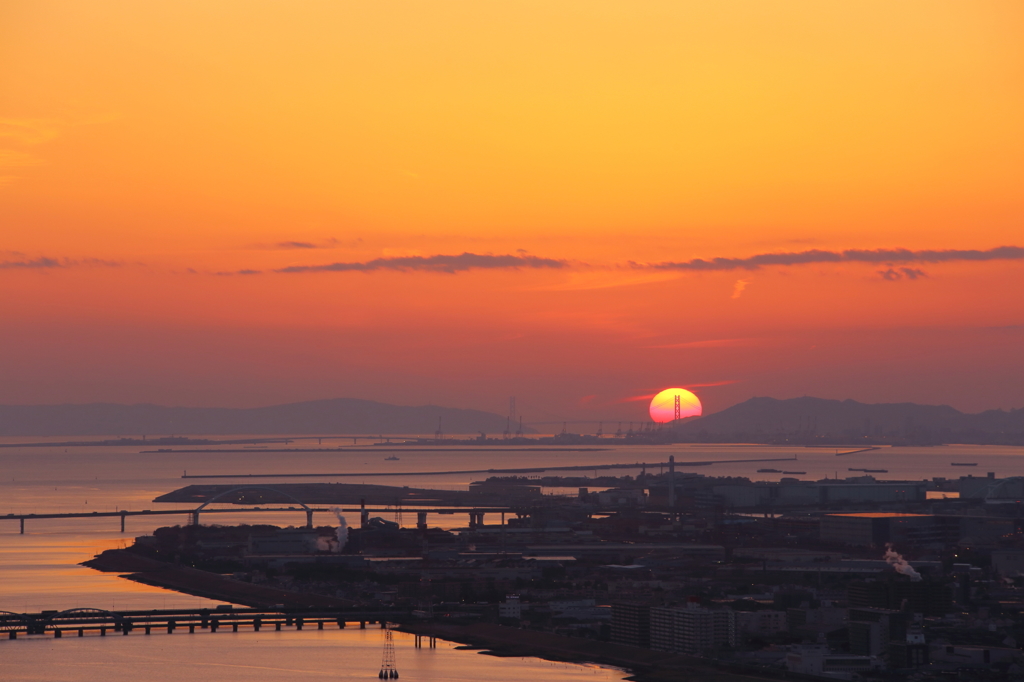 明石海峡に落ちる陽