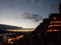 『西条祭り～加茂川』