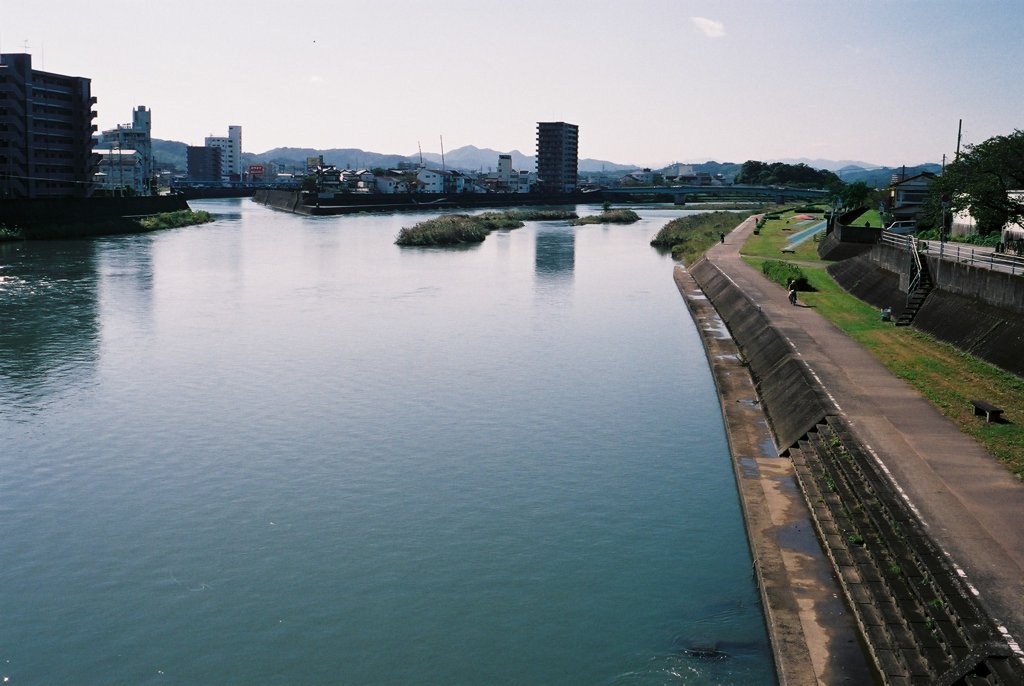 鏡川