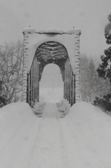 雪の鉄橋