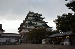 暗雲立ち込める名古屋城