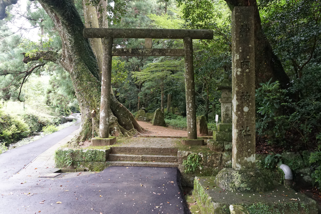 5864t　神内神社