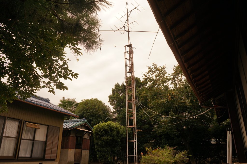9433　撤去前の友人のアンテナタワー