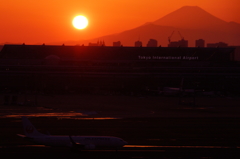 夕陽と富士と飛行機と