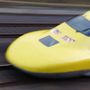 右から