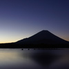 闇が溶ける