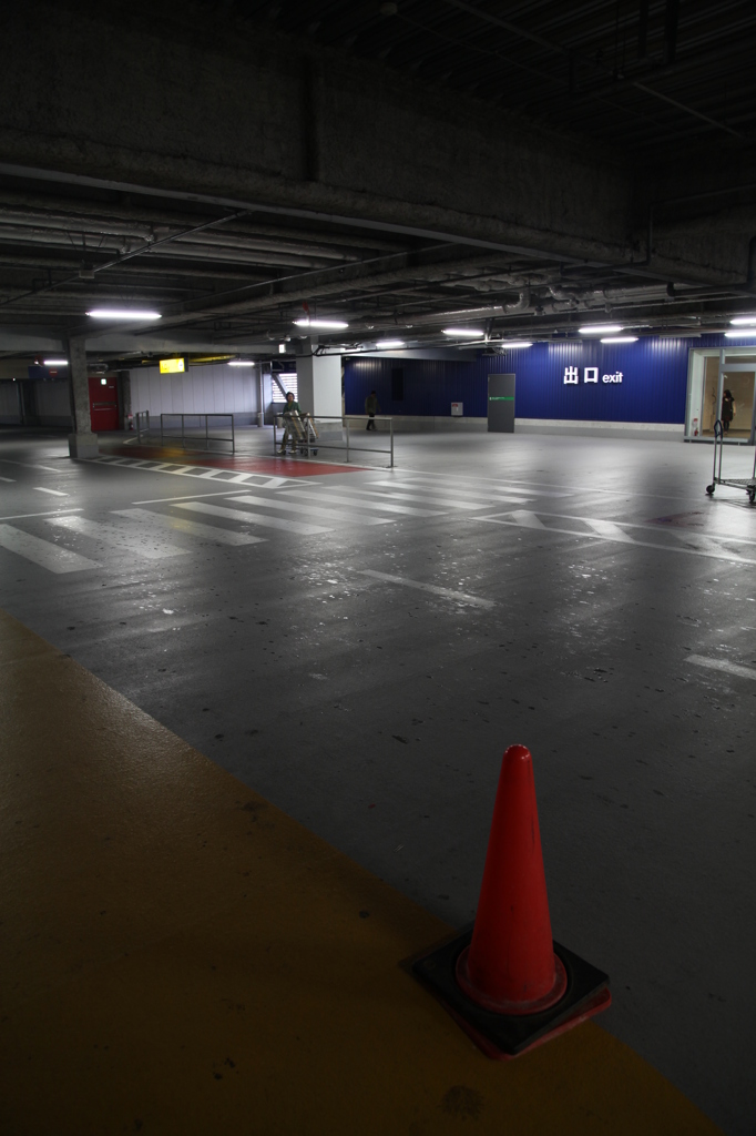 家具屋の駐車場床
