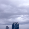 曇り空の摩天楼