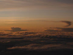 夕日に染まる雲海