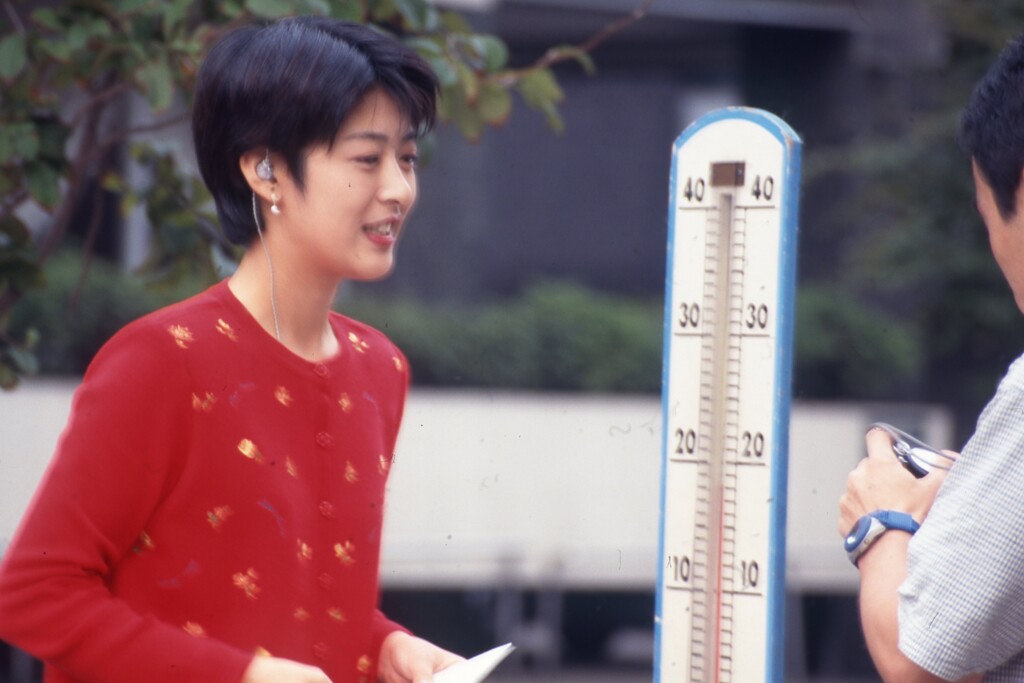 女子アナ001