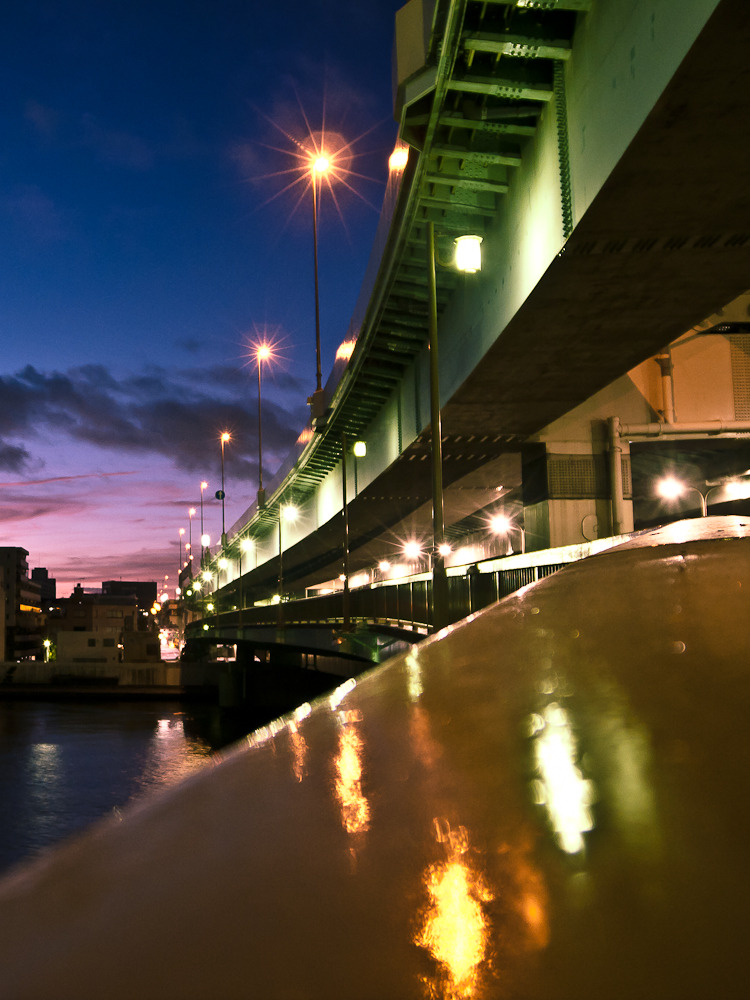 夜明け前の隅田川大橋