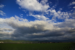 迫りくる雲
