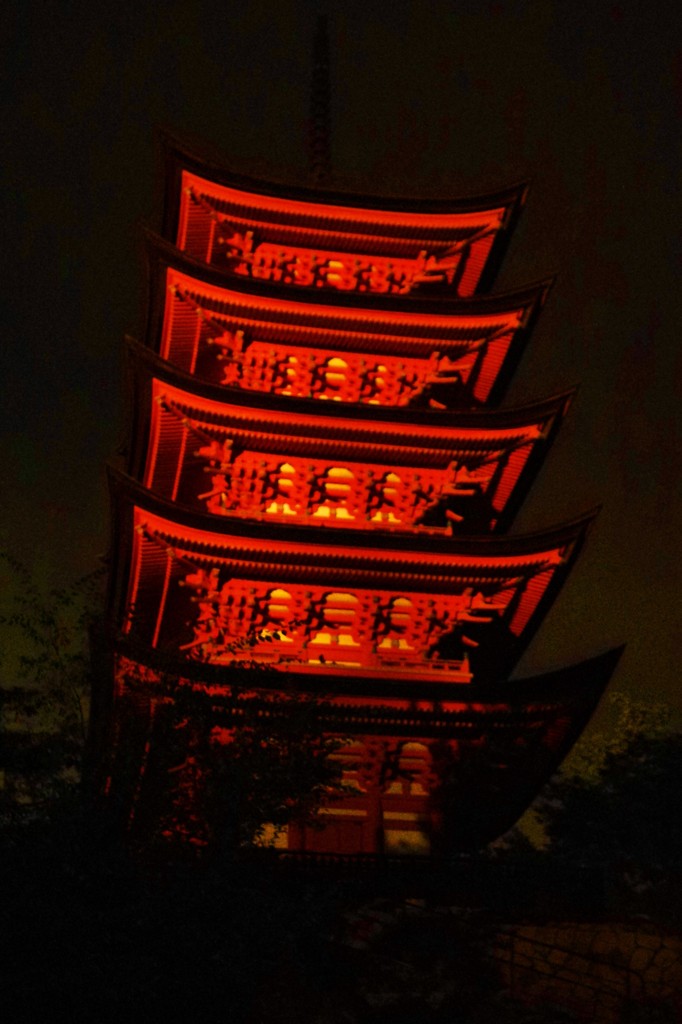ライトアップ五重塔