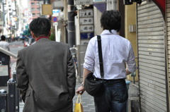 後ろ姿。