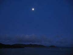 石垣島の夜の海