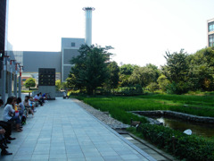 新梅田シティ里山入り口左手の続きの田んぼの前あたり