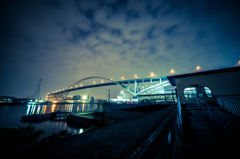 真夜中の渡船場から見た新木津川大橋