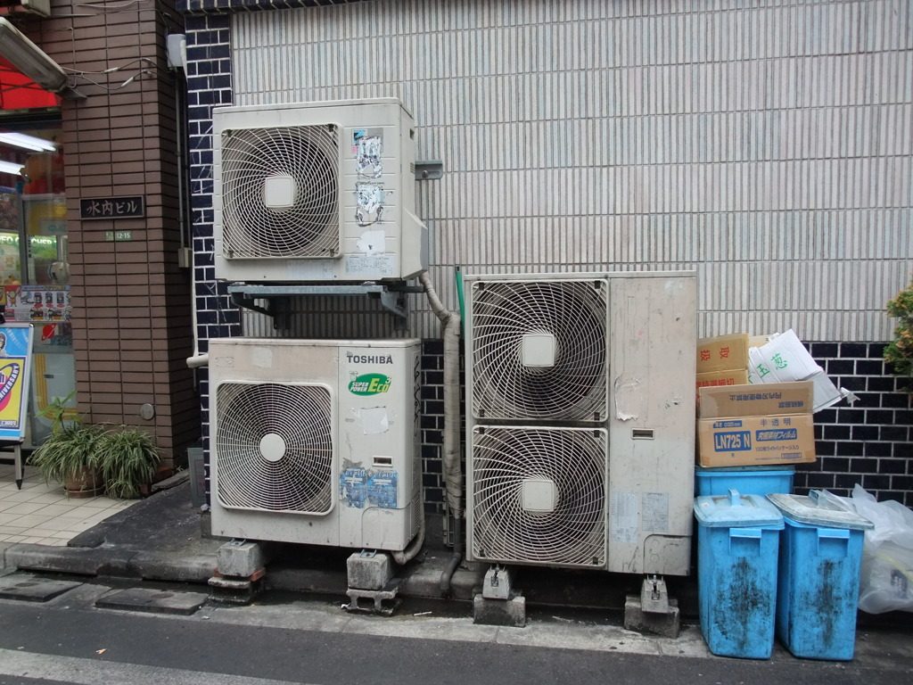 エアコン室外機