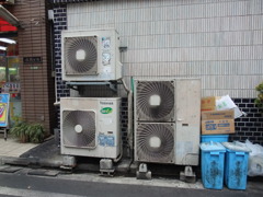 エアコン室外機